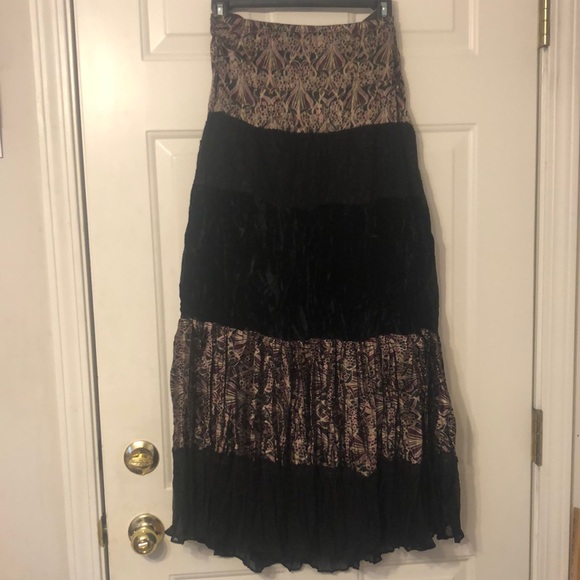 Lane Bryant Dresses & Skirts - NWT Lane Bryant mixed media broomstick skirt, size 18/20.